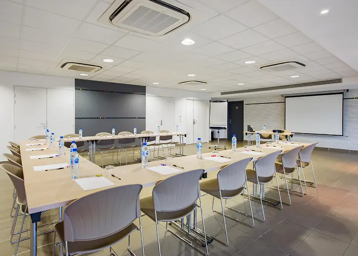 Aparthotel Appart'city Confort Toulouse Aeroport 3*